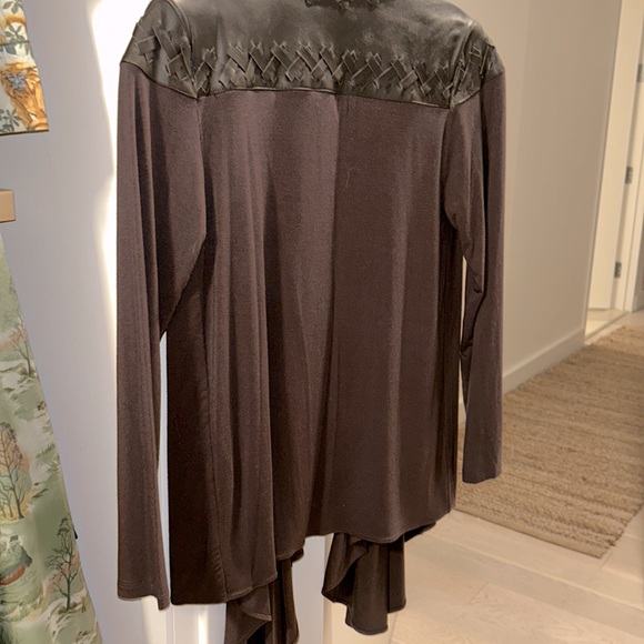 BNWT SKY WRAP W LEATHER DETAIL❤️/ M❤️ - Picture 2 of 8